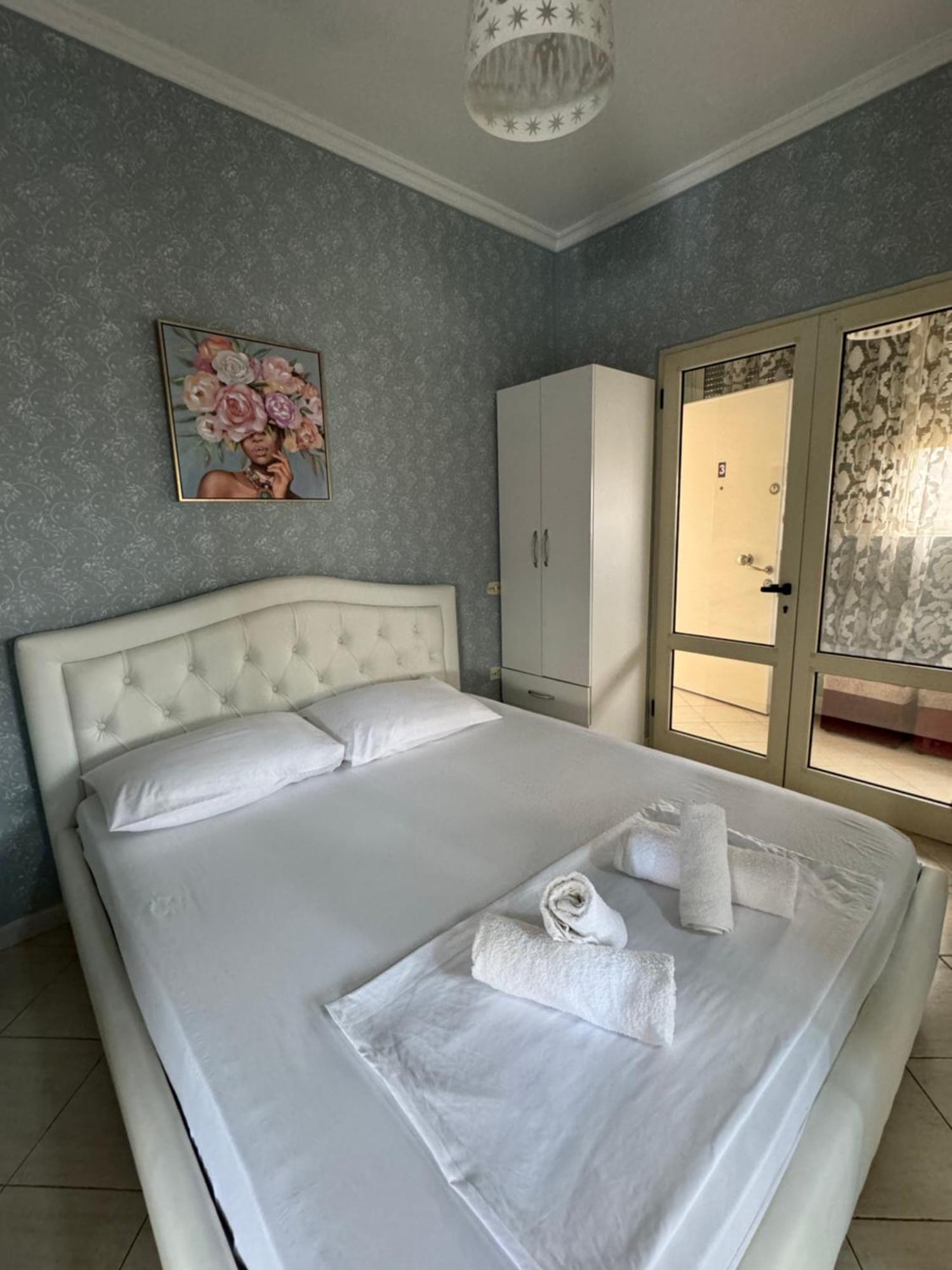 Mirela'S Apartment City Center ติรานา ภายนอก รูปภาพ