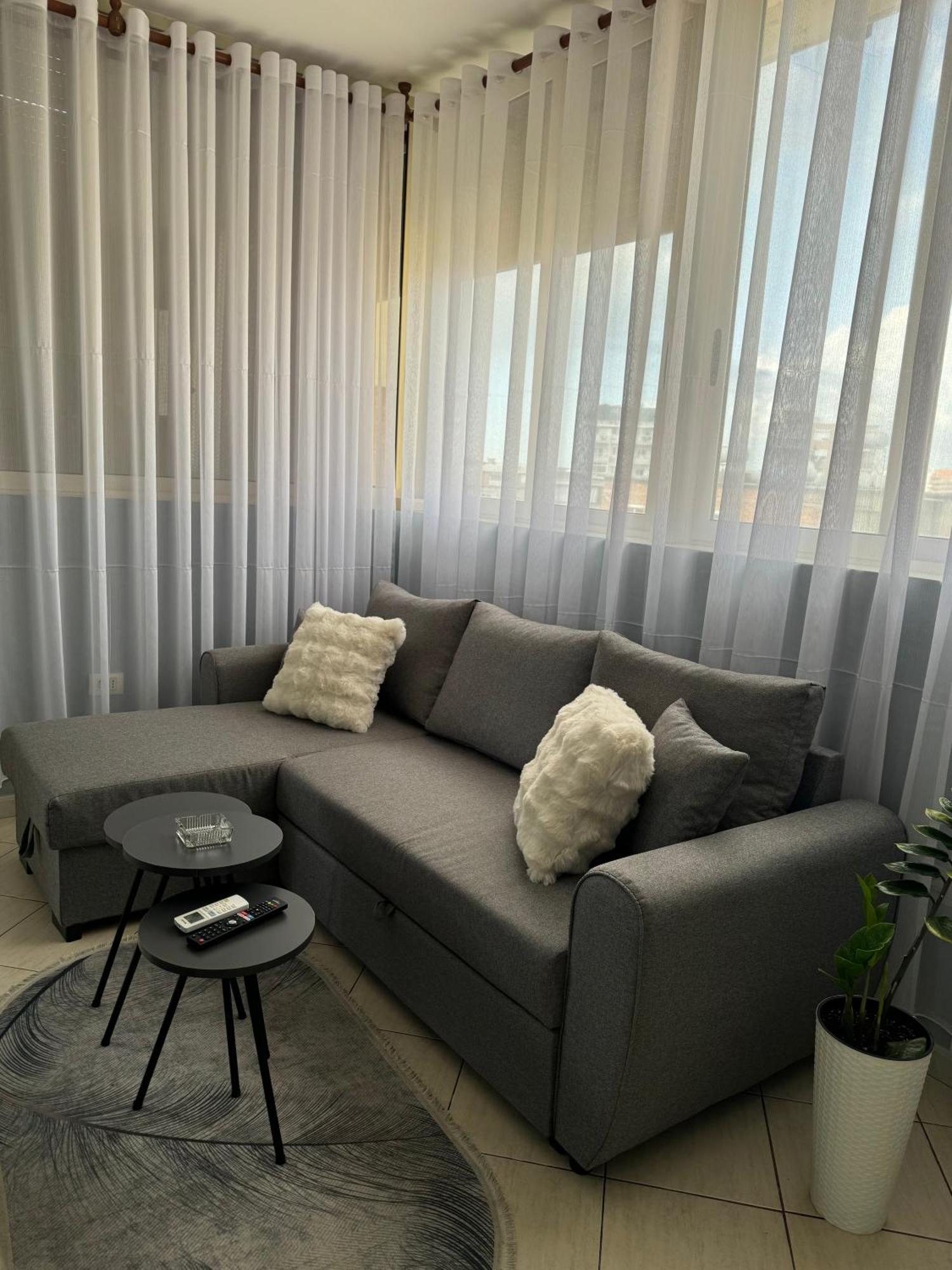Mirela'S Apartment City Center ติรานา ภายนอก รูปภาพ